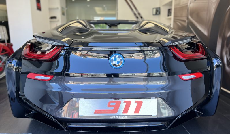 BMW i8 ROADSTER pieno