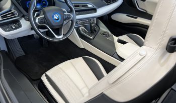 BMW i8 ROADSTER pieno